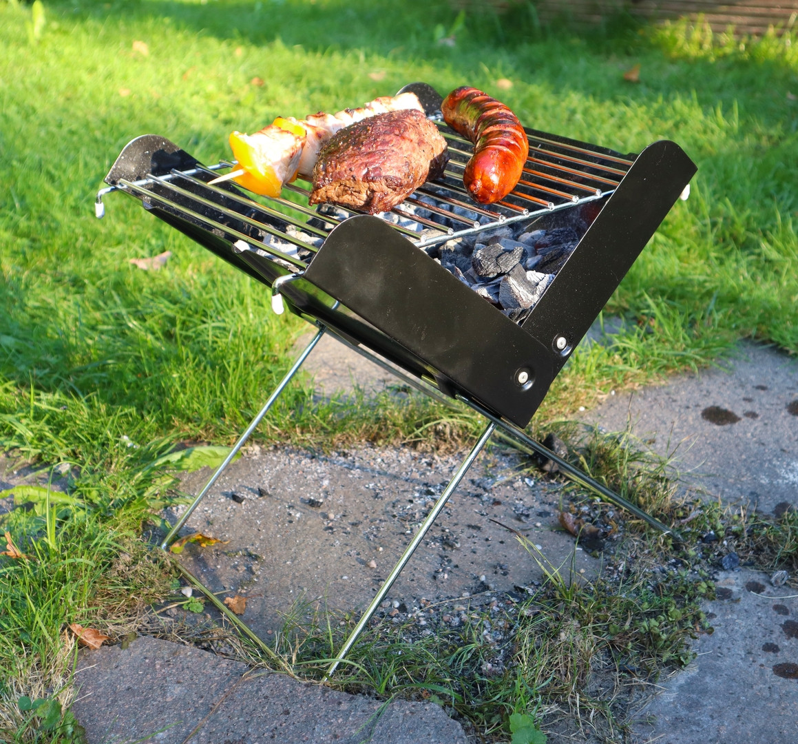 Barbecue Mangal à Brochettes 50x30x50 Cm - Avec 6 Brochettes Inox Et Grille De Cuisson - En Acier Robuste, Idéal Pour Jardin, Balcon, Camping